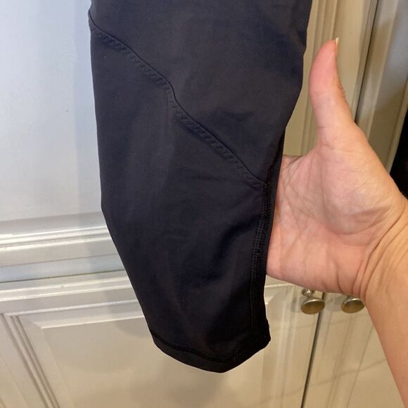 Lululemon Run: Mod Moves Crop with Side Pockets - Size 4 - Picture 10 of 12